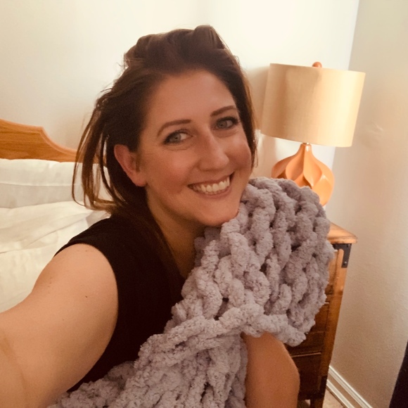 Meet your Posher, Jessica - Picture 1 of 1